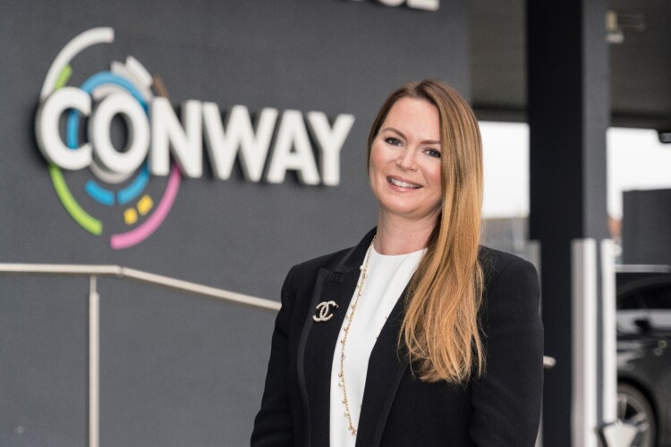 ผู้บริหารของ FM Conway และประธาน Joanne Conway 