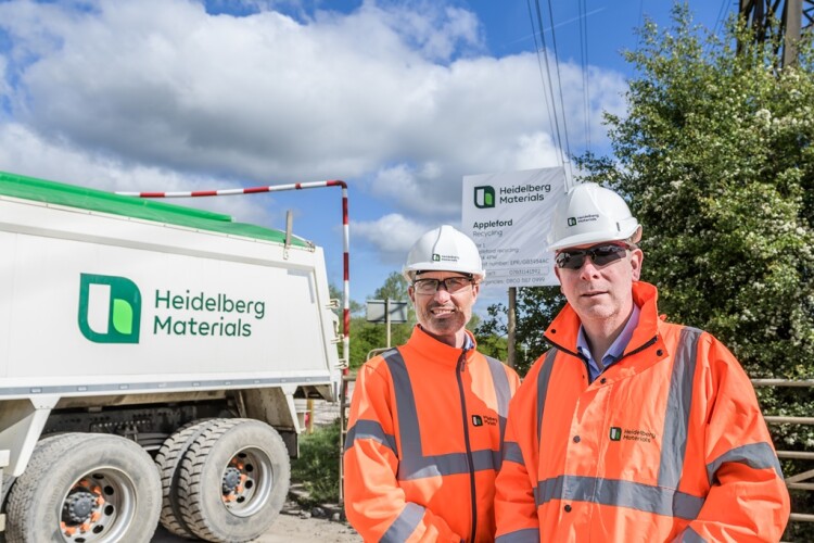 Richard Wilcock and James Whitelaw at Heidelberg&rsquo;s Appleford recycling hub