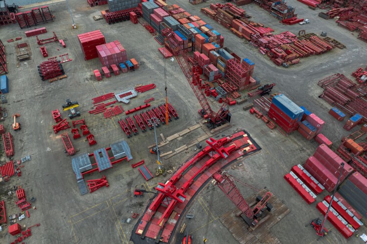 All the crane components have now arrived in Mammoet's yard in Westdorpe