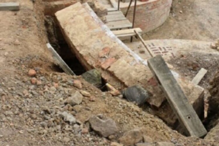 A section of the wall collapsed while Peter Konitzer was inside the excavation