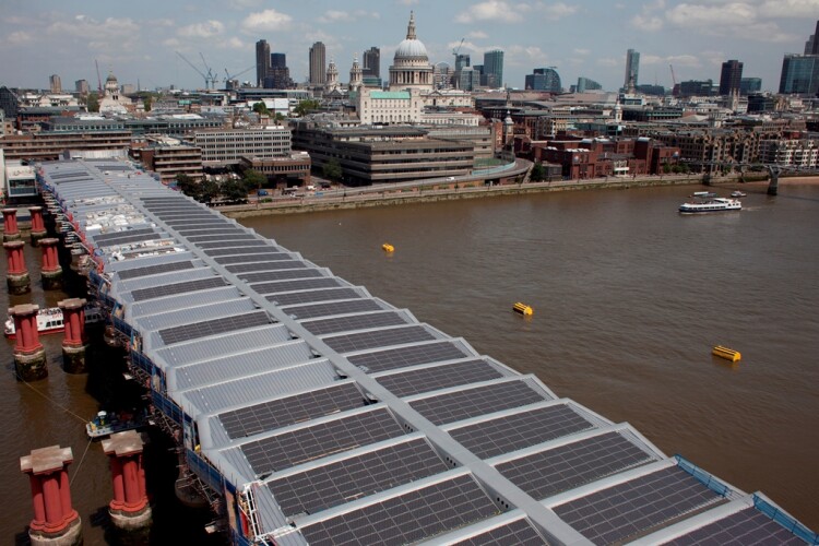 Photovoltaic panels on Blackfriars Bridge in London provide Network Rail with solar power