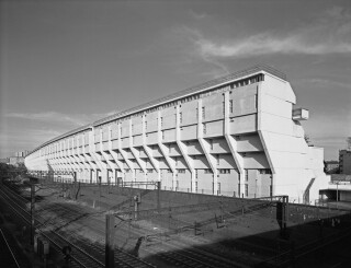 Alexandra Road Estate seen from the railway line [© Martin Charles, RIBA Collections]