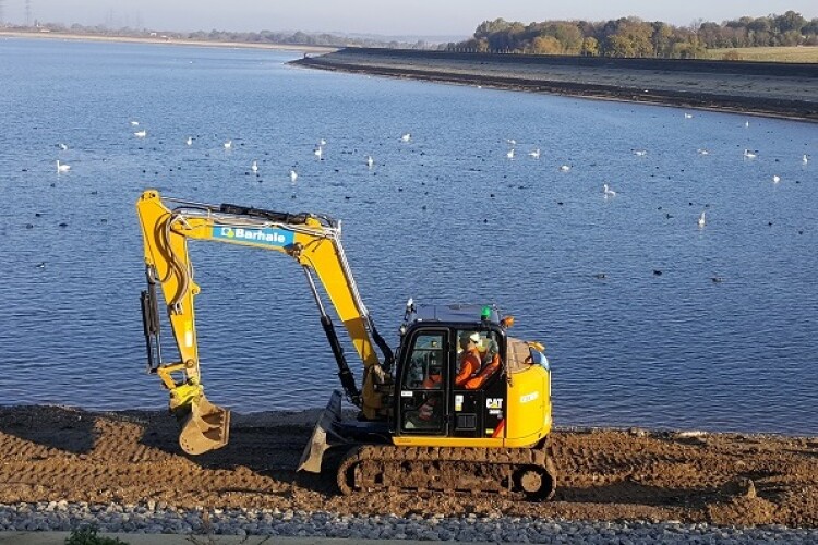 Barhale working on the King George V reservoir in Enfield