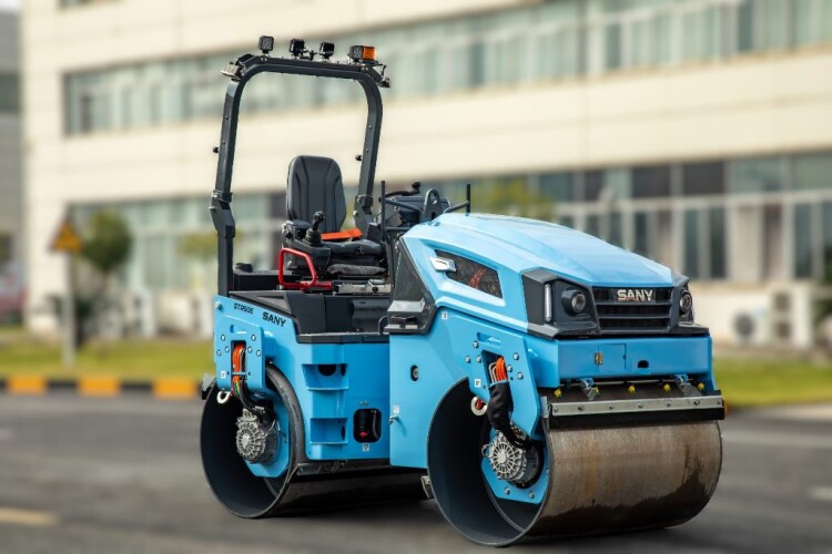 The Sany STR50E light tandem roller 