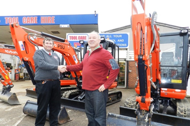 MST&rsquo;s Robin Wearn (left) with Tool Care Hire owner Martin Phillips