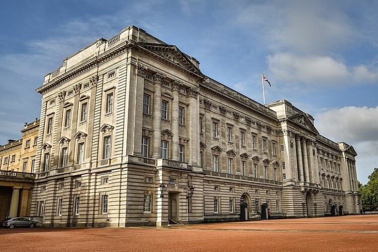 Buckingham Palace [Image: Tony Webster/Creative Commons]