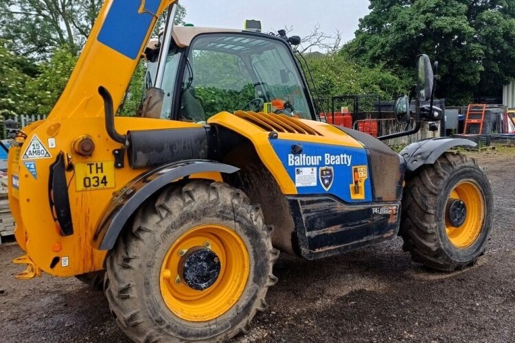 Telehandler fitted with human form recognition cameras