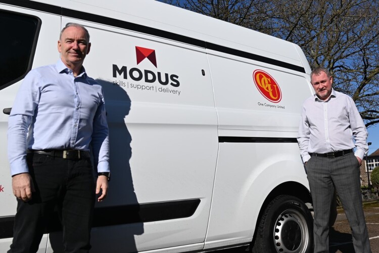 Modus Utilities managing director John Cahill (left) and OCU Services managing director Vince Bowler (right)]