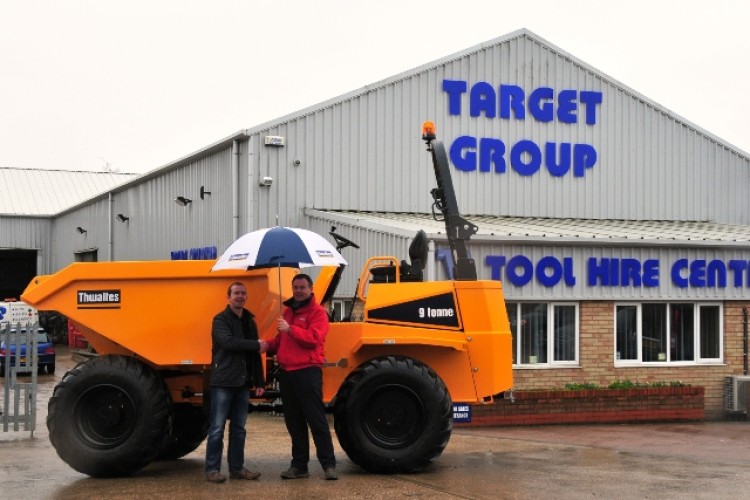 Target Plantâ€™s Simon Braby (left) with Tom Heywood of Shell Plant